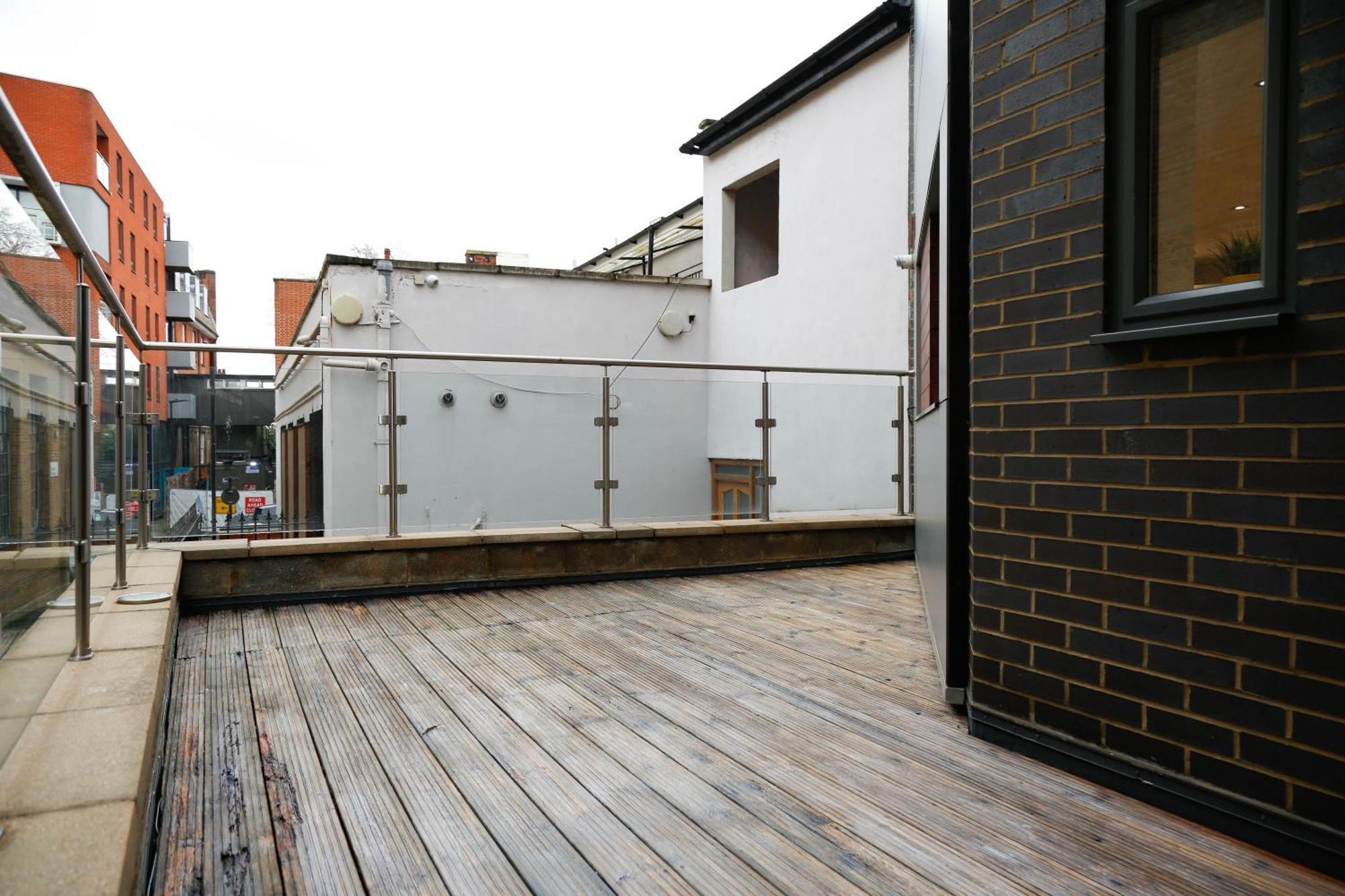 New Luxury Apartments In Central Location Next To Shops, Cafes, Bars & Metro Londres Exterior foto