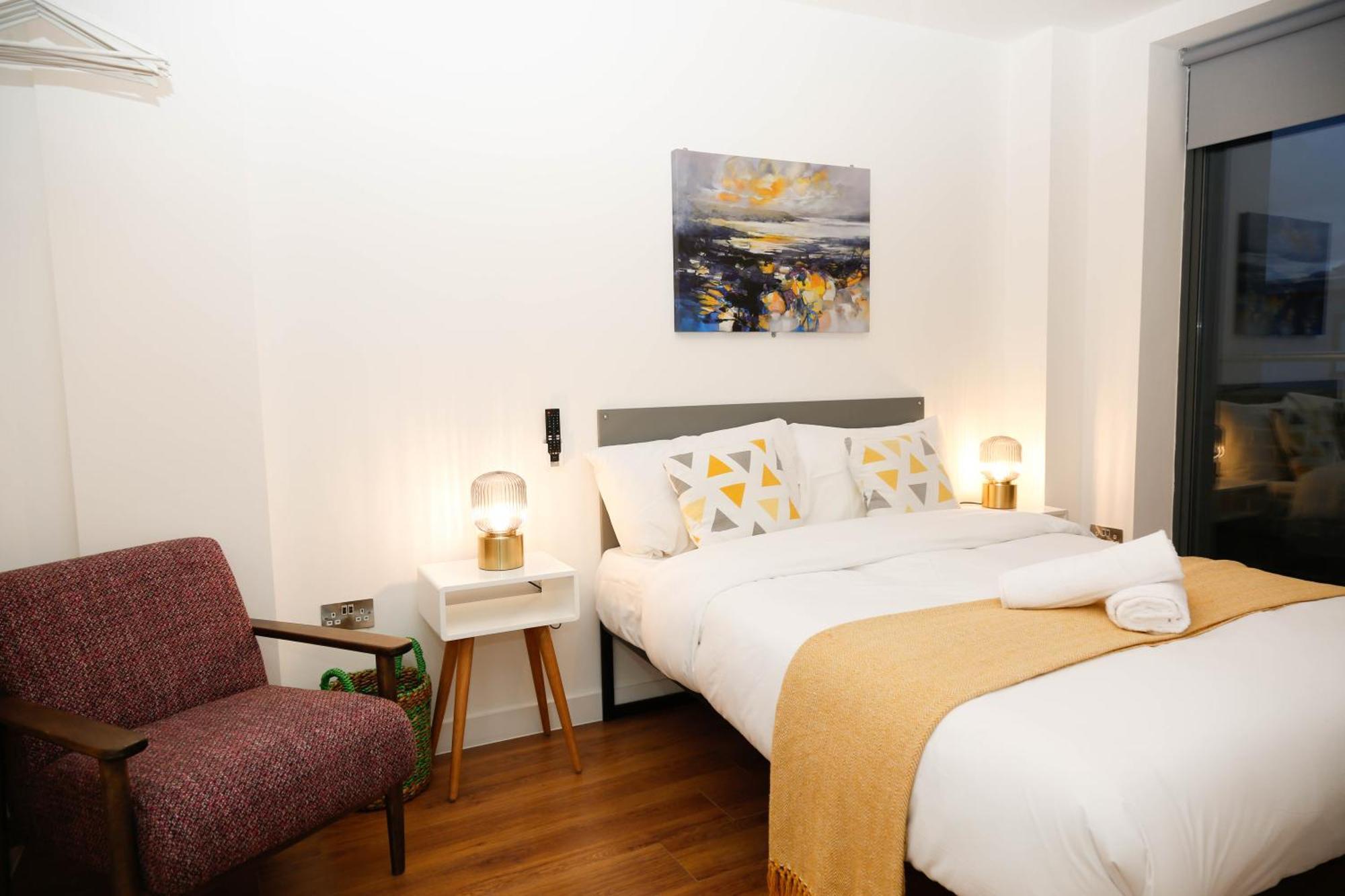 New Luxury Apartments In Central Location Next To Shops, Cafes, Bars & Metro Londres Exterior foto